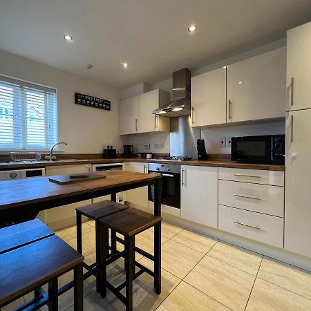 Higham Ferrers The Belfry 3 Bedrooms 2 Bathrooms Contractors & Family מראה חיצוני תמונה