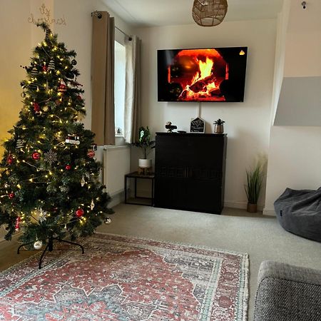 Higham Ferrers The Belfry 3 Bedrooms 2 Bathrooms Contractors & Family מראה חיצוני תמונה